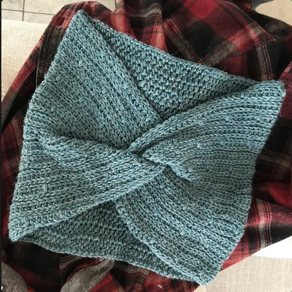 NEW Handmade Crochet Blue-Grey Denim-Colored Soft Cowl in Wool/Silk/Mohair - Picture 3 of 4